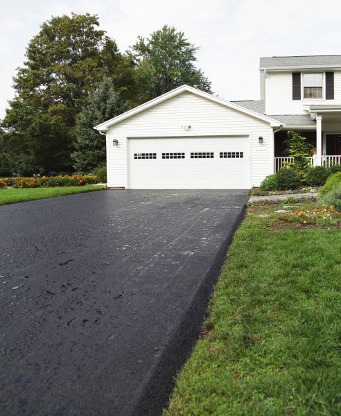 Cost of Blacktop Driveway Paving in College Station